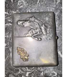 Портсигар "Кони"