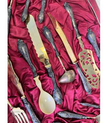 Большой набор столовых предметов