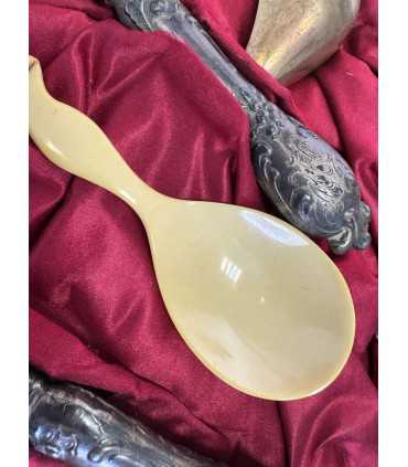 Большой набор столовых предметов