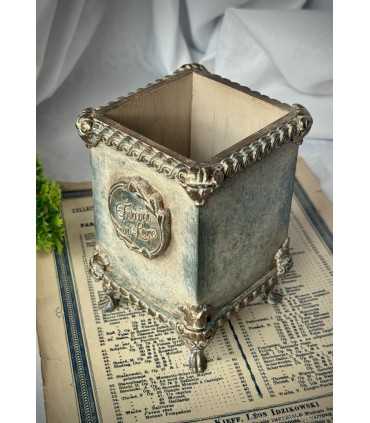 Карандашница Девочка с курочками