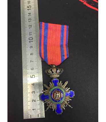 Знак ордена «Звезда Румынии» с мечами IV степени