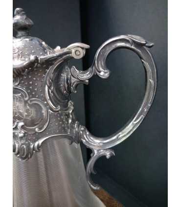 Кувшин с металлическим навершием