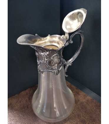 Кувшин с металлическим навершием