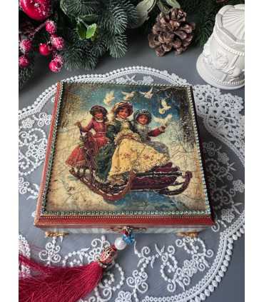 Новогодние сувениры: Шкатулка Сани