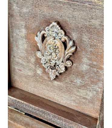 Год Лошади: Шкатулка Гнедой