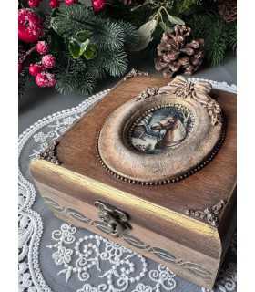 Год Лошади: Шкатулка Атриум