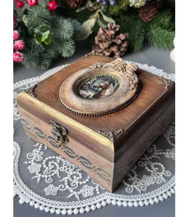 Год Лошади: Шкатулка Атриум