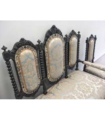 Диван и пара кресел