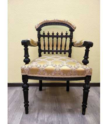 Комплект: диван, пара кресел и пара стульев