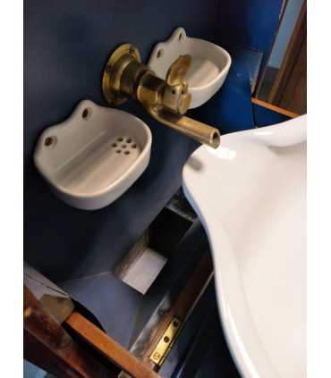 Старинный походный армейский туалетный шкаф