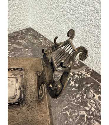 Письменный аксессуар