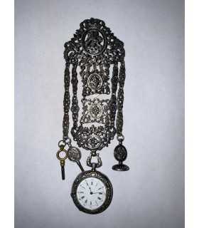 Шатлен с часами