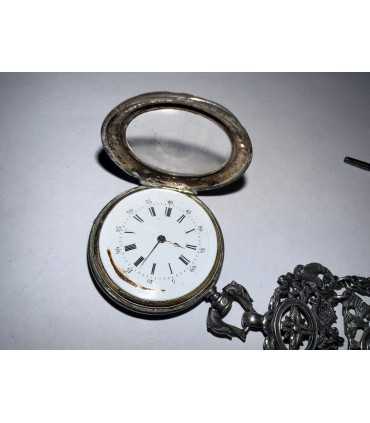 Шатлен с часами