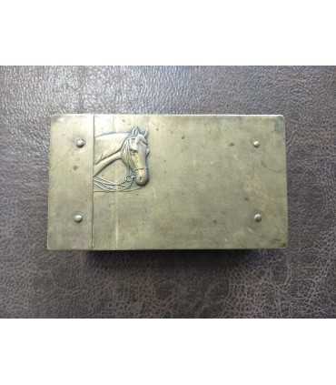 Металлическая коробка из-под папирос