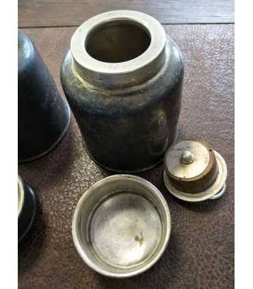 Две чайные банки