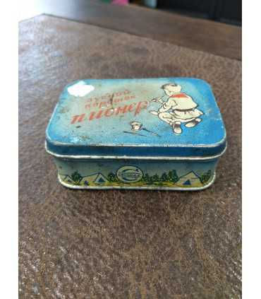 Банка жестяная