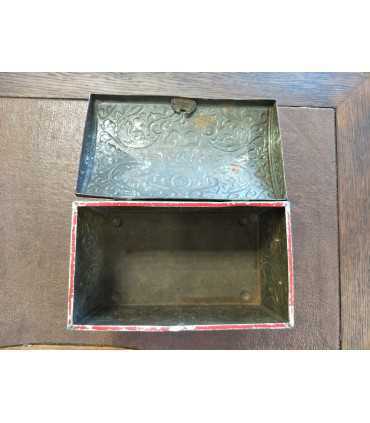 Банка жестяная