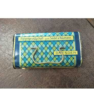 Банка жестяная