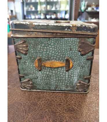 Коробка жестяная