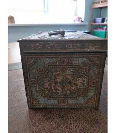 Банка жестяная