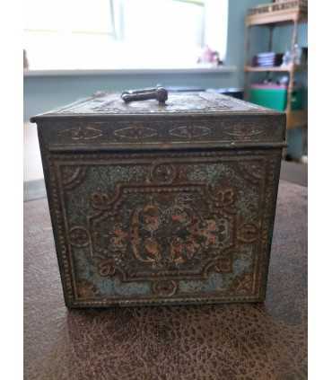 Банка жестяная