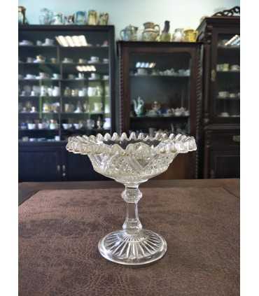 Конфетница на ножке