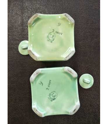 Две чайные банки