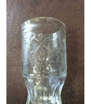 Бокал с масонскими символами