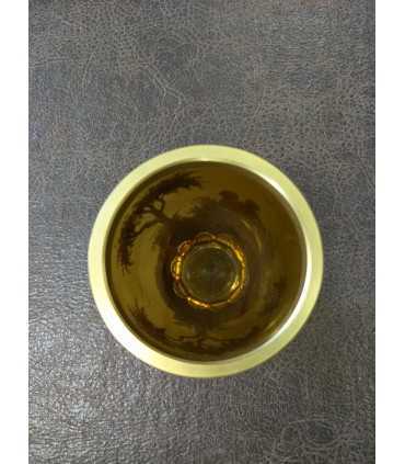 Кубок желтого стекла