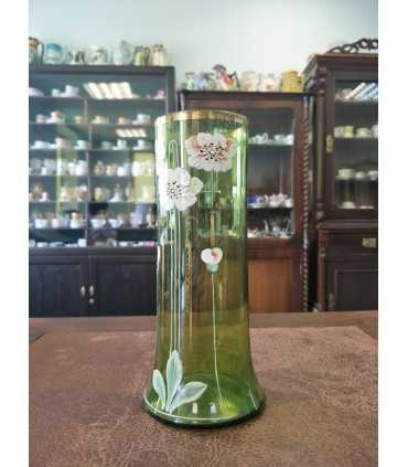 Ваза зеленого стекла