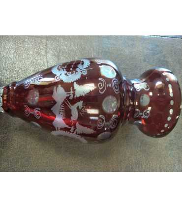 Ваза рубинового стекла