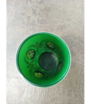 Ваза зеленого и молочного стекла