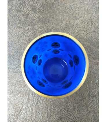 Ваза молочного и синего стекла