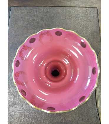 Ваза розового и молочного стекла