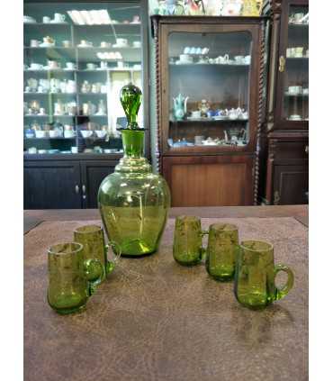 Графин и пять чашечек