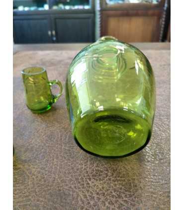 Графин и пять чашечек