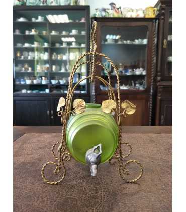 Бочонок в металлической оправе