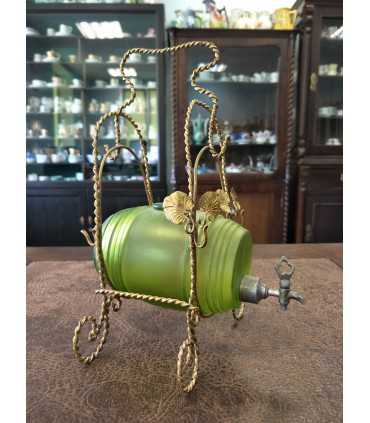 Бочонок в металлической оправе