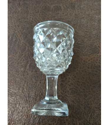 Рюмка на квадратном цоколе