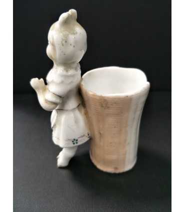 Карандашница "Девочка с корзиной"