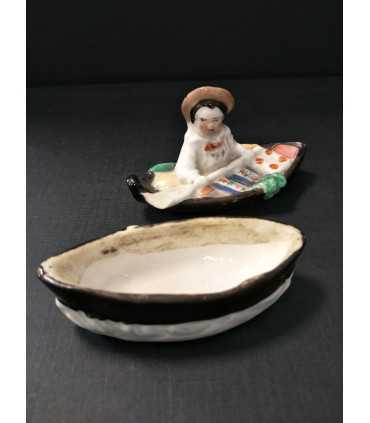 Статуэтка Мальчик в лодке