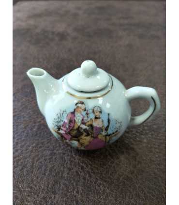 Кукольная посуда. Чайник и чайная пара