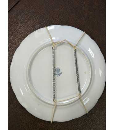 Тарелка с монограммой под короной