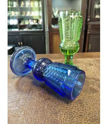 Пара изделий из цветного стекла