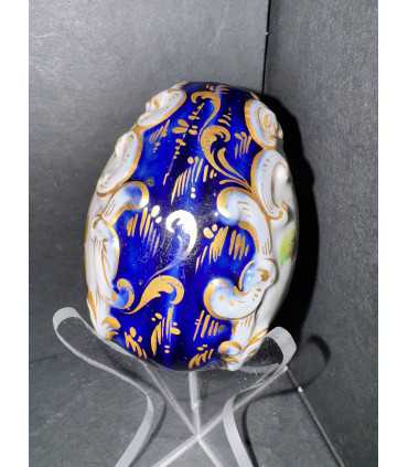 Яйцо пасхальное с цветочным орнаментом