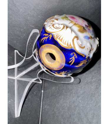 Яйцо пасхальное с цветочным орнаментом