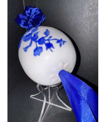 Яйцо пасхальное с украшением в виде вьюнка