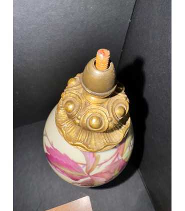 Яйцо пасхальное с цветочной росписью на подставке