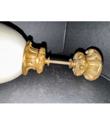 Яйцо пасхальное с цветочной росписью на подставке