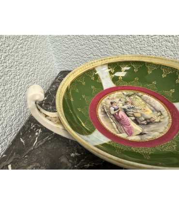 Ваза на ножке (конфетница)